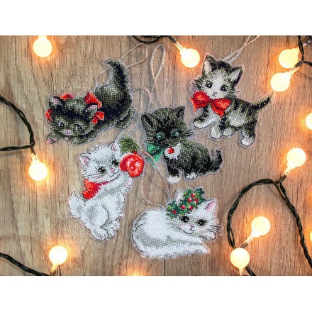 Рождественские котята LETISTITCH Набор для вышивания крестом LETI 987 - Вышивка крестиком и бисером - Овца Рукодельница