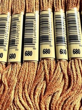 Муліне для вишивання AIRO №680 колір Old Gold, Dark/Темний старе золото 8м