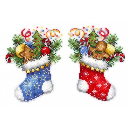 Новогодние носочки Набор для вышивания крестиком новогодней игрушки Classic Design 8314 - Вишивка хрестиком і бісером - Овечка Рукодільниця