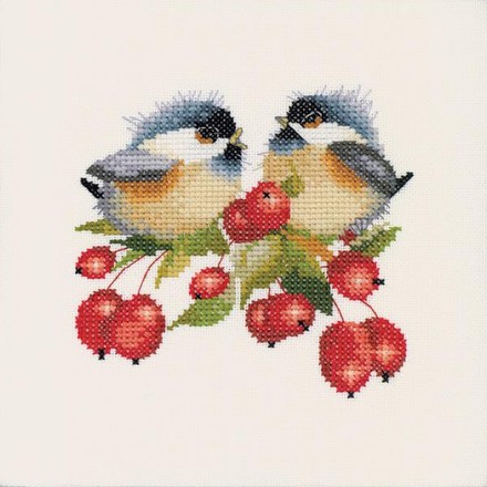 Маленькі пташки на ягодах. Набір для вишивання. Heritage Craft (H775) - Вишивка хрестиком і бісером - Овечка Рукодільниця
