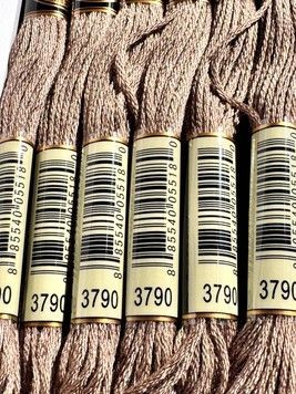 Муліне для вишивання AIRO №3790 колір Beige Gray, Ultra Dark/Надзвичайно темний бежево-сірий 8м