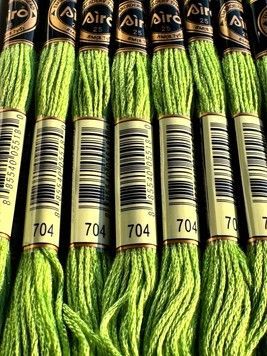 Муліне для вишивання AIRO №704 колір Chartreuse, Bright/Яскравий шартрез 8м