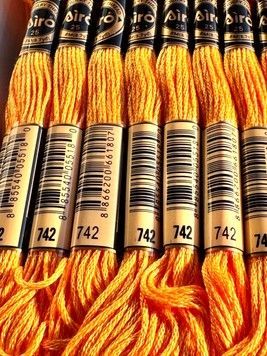 Муліне для вишивання AIRO №742 колір Tangerine, Light/Світлий tangerine 8м