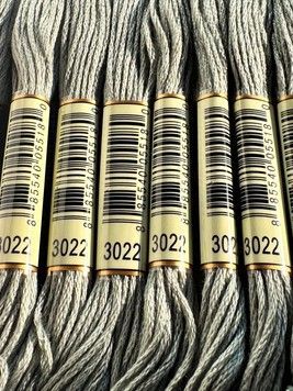 Муліне для вишивання AIRO №3022 колір Brown Gray, Medium/Середній коричнево-сірий 8м