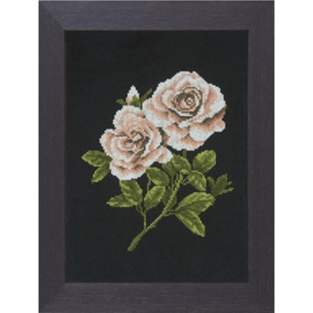 Розы на черном Набор для вышивки крестом LanArte PN-0008337 - Вышивка крестиком и бисером - Овца Рукодельница